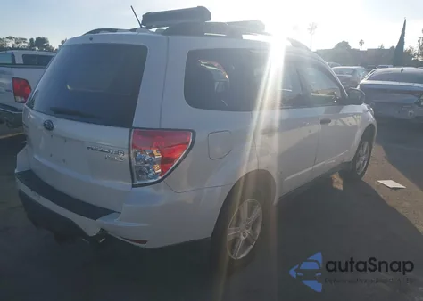 2013 Subaru Forester 2.5X z USA, uszkodzony, nr VIN JF2SHABC9DG406582